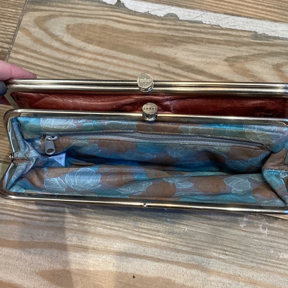 Hobo double frame clutch wallet - Picture 4 of 7
